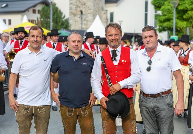 Thomas Weissbacher (GF TVB Maishofen) , Andreas Steger (Vizebürgermeister) , Stefan Aglassinger (Bürgermeister) , Matthias Neumayer (Obmann TVB Maishofen).