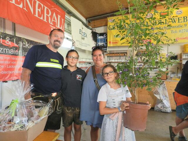 Markus, Emilia, Tanja, Lea Presich ( Haben bei der Tombola schöne Preiße gewonnen) | Foto: Heribert Punz