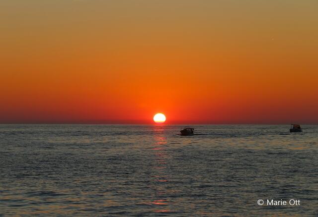Blutroter Sonnenuntergang, Meer, Kroatien