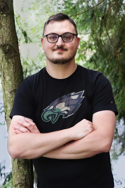  Thomas Koller, Obmann des Fischereireviers berichtet beim Vortrag wie man  gezielt Maßnahmen setzen, um die Lebensbedingungen für Unterwasserbewohner zu verbessern.  | Foto: Koller