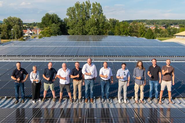 Steiermarkweite Vorzeigeanlage: Große Freude beim Kaindorfer Gemeinderat rund um Bürgermeister Thomas Teubl. | Foto: Rainer Scheiblhofer