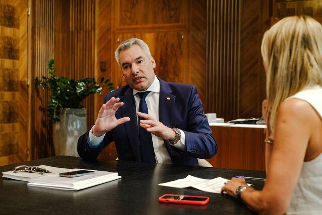 Bundeskanzler und ÖVP-Parteiobmann Karl Nehammer: "Die Arbeit mit Gemeinden war mein Einstieg in die Politik." | Foto: Roland Ferrigato