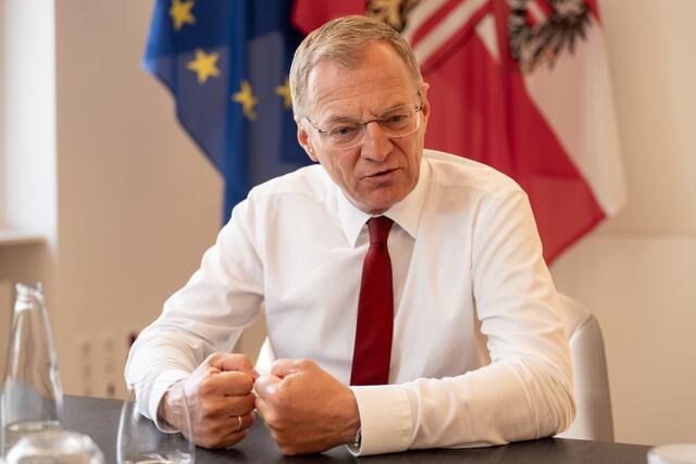 Oberösterreichs Landeshauptmann Thomas Stelzer zur Diskussion um Maßnahmen gegen den politischen Islam: "Die Segnungen unserer Grundrechtsordnung, unserer Rechtsordnung in Europa werden einfach massiv genutzt oder eigentlich missbraucht, um unsere demokratische Grundstruktur zu vernichten." | Foto: BRS/Siegl