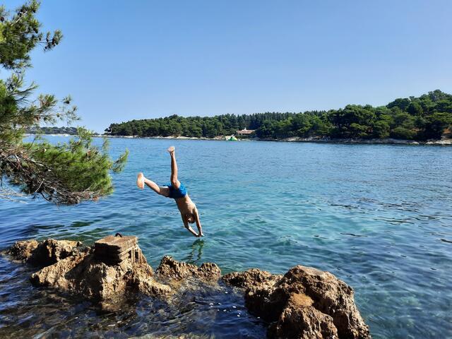 Ein Sprung ins kühle Nass :-)
Sommerurlaub in Kroatien 