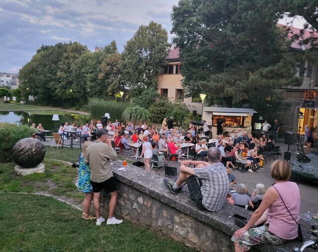 Gelungener Auftakt für die neue
Veranstaltungsreihe „BÜHNE FREI, p’dorf!“. | Foto: MG Perchtoldsdorf