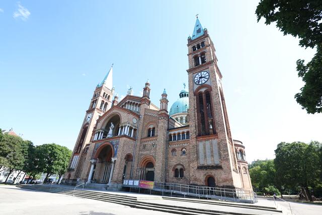 Die Antonskirche sorgte für negative Schlagzeilen. Islamistische Vandalen haben die Kirche beschmiert.  | Foto: Wiener Volkspartei