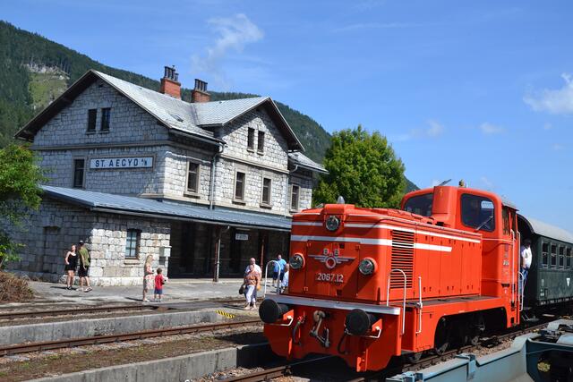 Die Nostalgie-Traisentalbahn bei ihrer ersten Fahrt | Foto: A. Fritsch