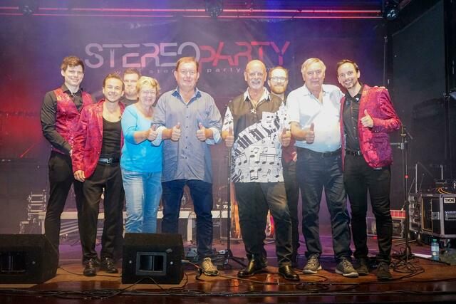 Bgm. Herbert Janschka mit Gattin Gaby sowie Kulturgemeinderat Niki Patoschka freuten sich über den tollen Abend. | Foto: MG Wiener Neudorf