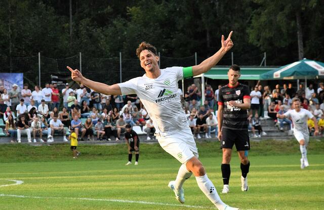 Da war die Fußballwelt für Ebbs vor 600 Zuschauern noch in Ordnung. Marcel Schmid nach der 1:0 Führung gegen Wörgl. | Foto: Schwaighofer