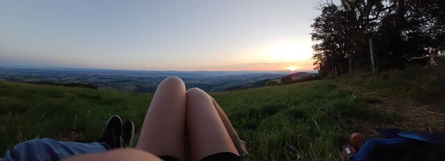 Sonnenaufgang am Hochkogl. Ganz alleine (zu zweit 😊) und den Kühen auf der Alm.