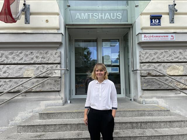 Bezirksvorsteherin Stefanie Lamp (SPÖ) ist nun seit einem halben Jahr im Dienst. Nun stellt sich die Bezirkschefin im Sommerinterview den Fragen von MeinBezirk. | Foto: Philipp Scheiber/MeinBezirk