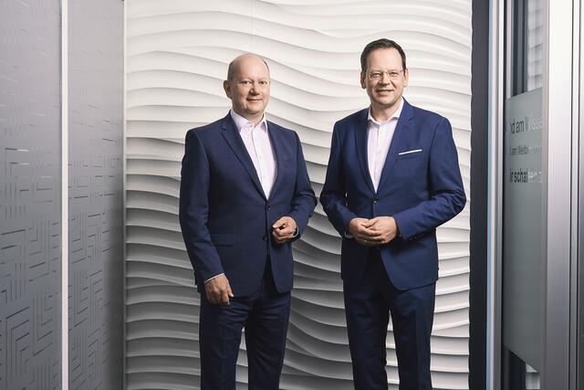 Gesamtvorstand der HYPO Oberösterreich (v. l.): Thomas Wolfsgruber und Klaus Kumpfmüller. | Foto: Hypo OÖ/Maybach