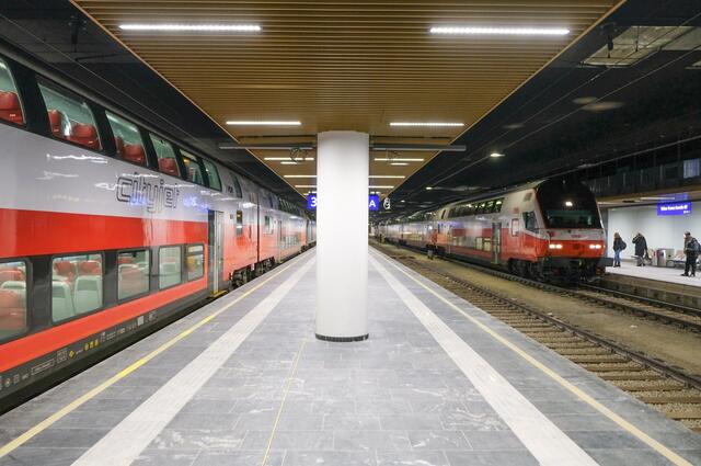 Wegen Unwetterschäden war der Zugverkehr zwischen Franz-Josefs-Bahnhof und Heiligenstadt temporär eingestellt. (Archiv) | Foto: ÖBB/Zenger