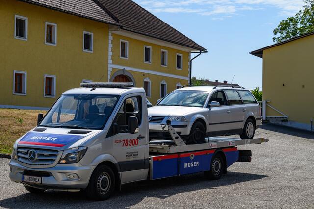 Dieser VW Passat soll – geht es nach der BH Linz-Land – demnächst versteigert werden. | Foto: TEAM FOTOKERSCHI.AT/WERNER KERSCHBAUMMAYR