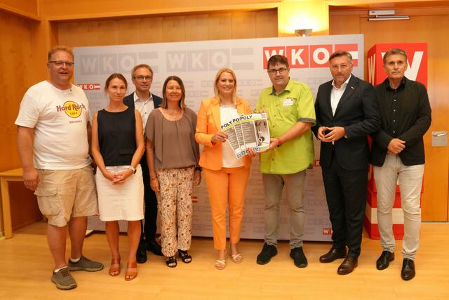 (v.l.) Manfred Heissenberger (POLYaktiv-Bundesobmann), Daniela Fädler (PPH Burgenland), Jürgen Neuwirth (Leiter Pädagogischer Dienst an der Bildungsdirektion Burgenland), Sabine Weisz (PPH Burgenland-Rektorin), Daniela Winkler (Bildungslandesrätin), Wolfgang Berghofer (POLYaktiv Burgenland), Harald Schermann (Wirtschaftskammerdirektor) und Klaus Novak (PPH Burgenland). | Foto: WKB