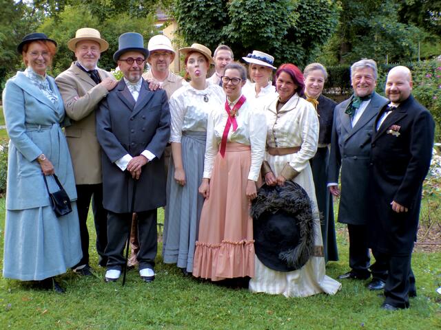 Theatergruppe Kalenberg bringt „Pension Schöller“ auf die Bühne im Kurpark Bad Sauerbrunn.
 | Foto: Theatergruppe Kalenberg