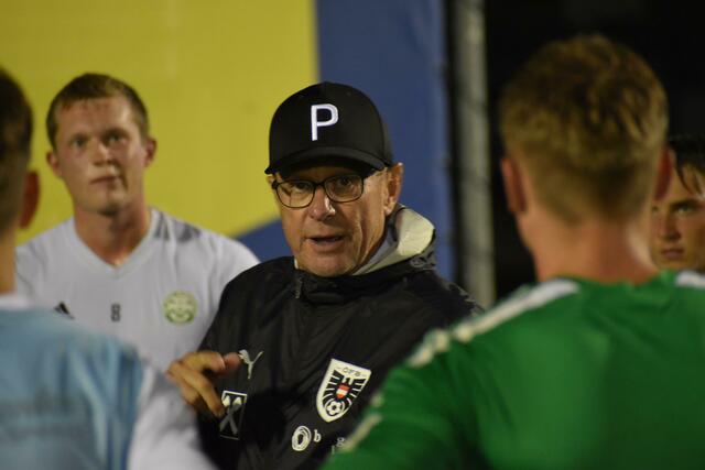 ÖFB-Teamchef Ralf Rangnick leitete höchstpersönlich das Training beim SK Schachner Bad Wimsbach. | Foto: Julian Oelz