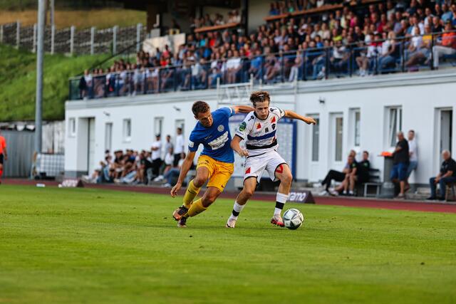 Volle Hütte: Bad Leonfelden konnte gegen St. Martin im OÖ-Liga-Spitzenduell vor 500 Zusehern jubeln. | Foto: Reischl