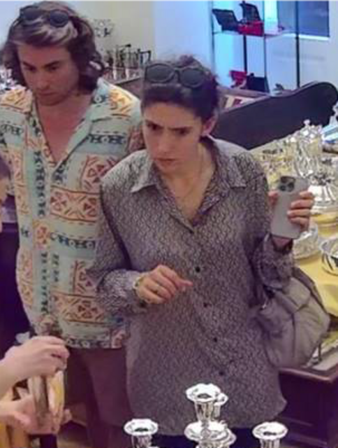 Zwei bislang unbekannte Personen, ein Mann und eine Frau, stehen im Verdacht, Diebstähle in Galerien sowie in Kunsthandel- und Antiquitätengeschäften begangen zu haben. | Foto: LPD Wien