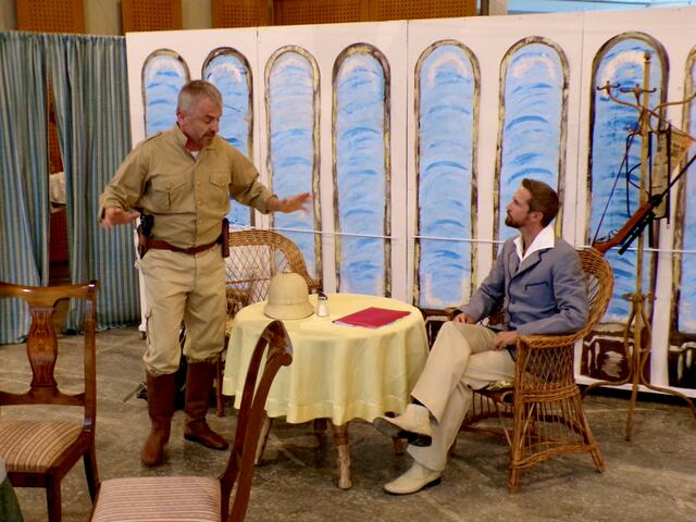 Jede Szene wird bis ins Detail perfektioniert, damit alles für die Aufführungen im Kurpark Bad Sauerbrunn bereit ist. | Foto: Theatergruppe Kalenberg