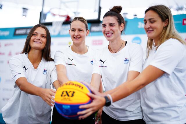 Rebekka Kalaydjiev, Simone Sill, Anja Fuchs-Robetin und Alexia Allesch. | Foto: EVA MANHART / APA / picturedesk.com 