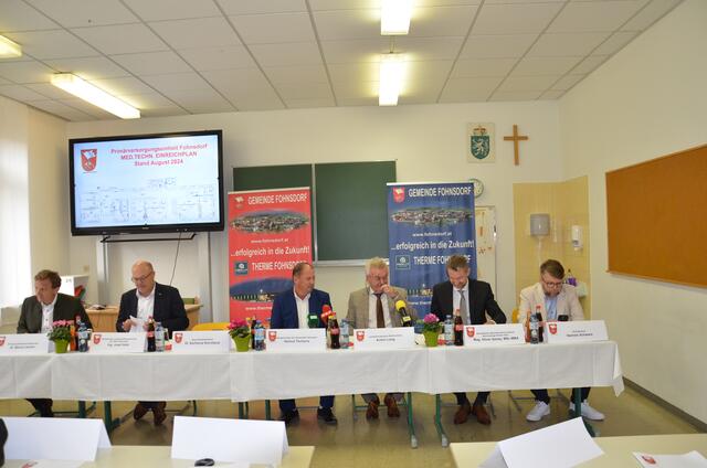 Das neue Gesundheitszentrum Fohnsdorf wurde in einem Klassenzimmer vorgestellt. | Foto: Oblak