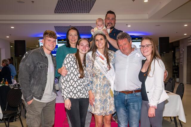 Fast die ganze Familie war live dabei und alle waren überglücklich. | Foto: Gruber