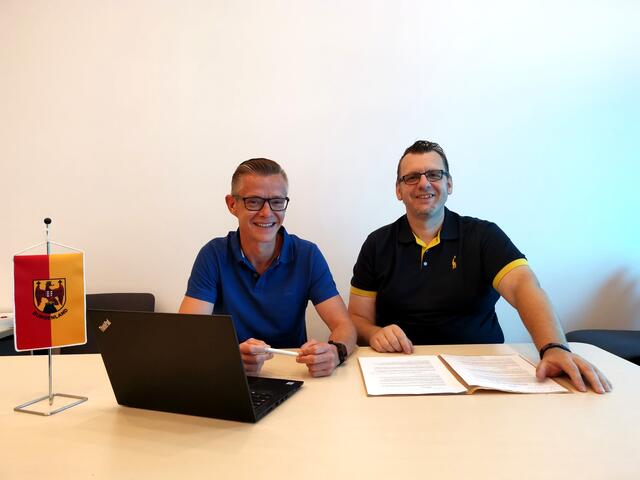 Géza Molnár (l.) begrüßt Kammerrat und Ruster Gemeinderat Alexander Reinprecht in seinen Reihen. | Foto: Privat