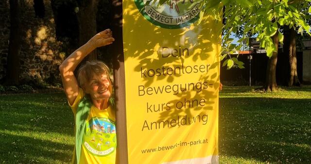  Mit Elan und Begeisterung bei der Sache: Isolde König, die sportliche Powerfrau aus der Barockstadt Schärding, sorgt für Yoga Feeling vom Feinsten. | Foto: Gruber