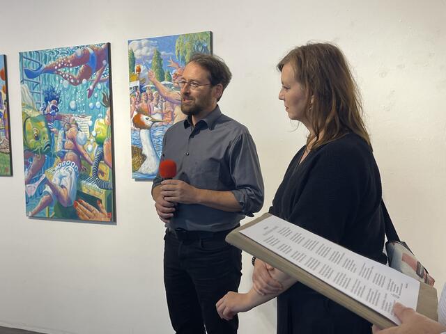 Harald Herkner und Hanna Kirmann haben die Ausstellung kuratiert | Foto: Josef Goldhofer