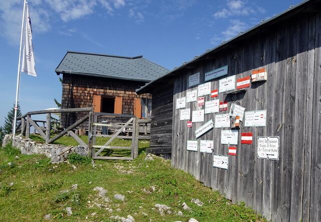 Schilderwald vor der Türnitzer Hütte