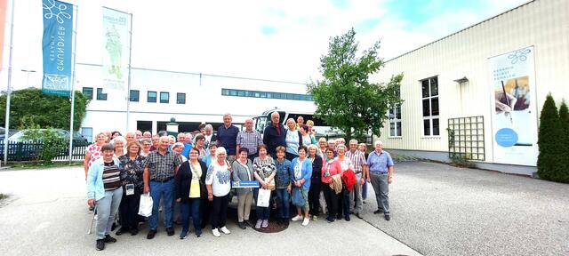 Pensionisten aus Ottenschlag und Kirchschlag auf Tour durch Oberösterreich. | Foto: Ludwig Urban