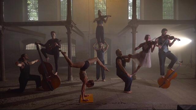 The Freestyle Orchestra - eine Mischung aus Musik und Akrobatik. | Foto: Anna Patritsiya