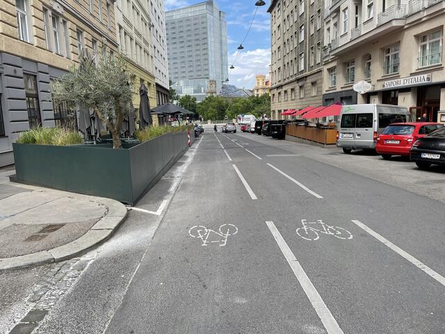 Sowohl Postgasse, als auch Dominikanerbastei, sollen bis Sommer 2025 umgestaltet werden. | Foto: Michael Marbacher / MeinBezirk