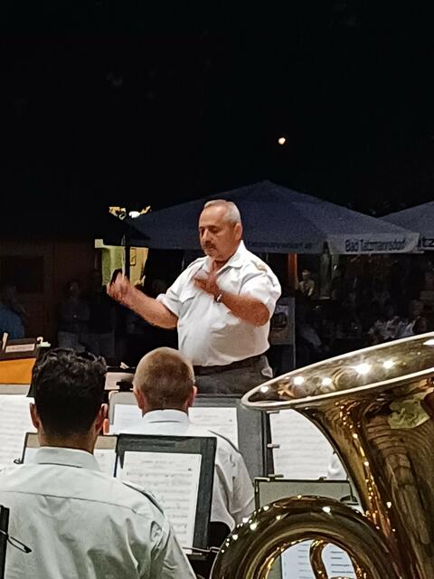 Kapellmeister Hans Miertl dirigierte die Militärmusik. | Foto: Stadtkapelle Oberwart
