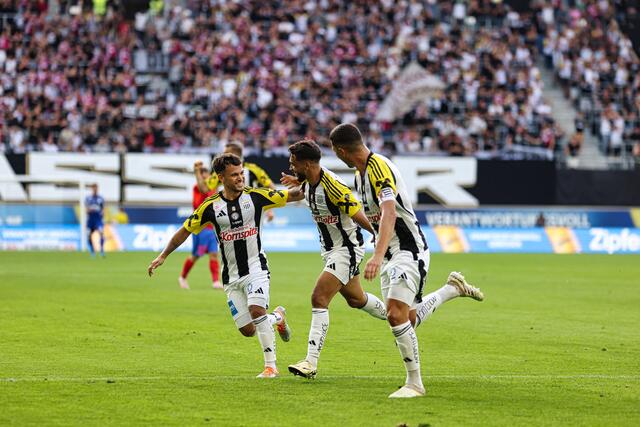 Die LASK-Kicker durften verdient jubeln, steckten dann aber den Ausgleich ein. | Foto: Reischl