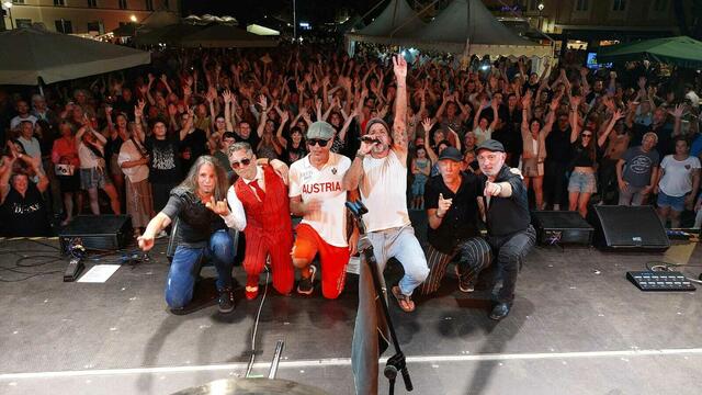 Mit ihrem "Best-of-Austro-Pop"-Programm begeistert die Band "Doktor Südbahn &amp; die SymPartie" regelmäßig ihre Fans. Zwei Villach-Termine stehen heuer noch an! | Foto: Privat
