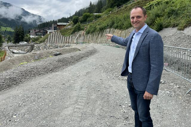 Bürgermeister Axel Ellmer freut sich, dass die Umfahrung mehr Lebensqualität bringen wird. | Foto: Land Salzburg/Martin Wautischer