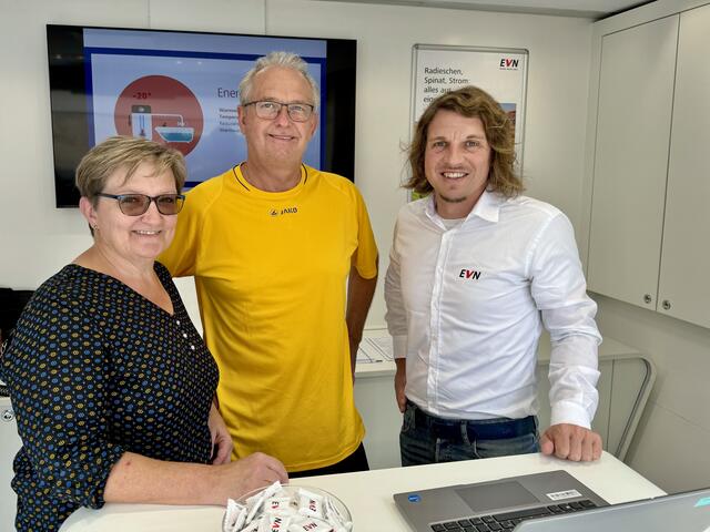 Vizebürgermeisterin von Raabs Margit Auer, Günther Schmid und EVN-Gemeindebetreuer Marc Anderl (v.l.) in Raabs | Foto: EVN