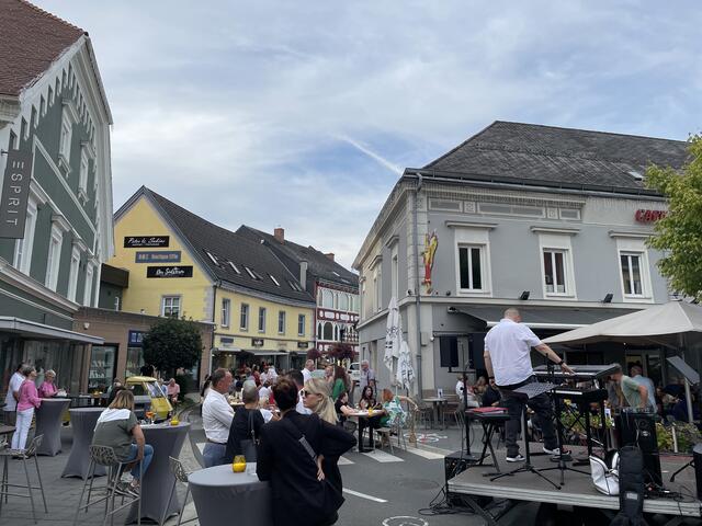 Ein tolles Bild wenn die Innenstadt so belebt ist.