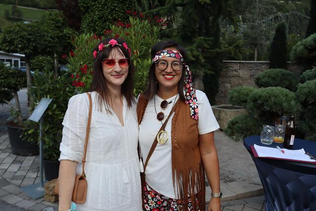 Claudia Rieser (Teamleiterin Junge Wirtschaft/WK Tirol) und WK-Mitarbeiterin Simone Hangl.  | Foto: Elisabeth Zangerl