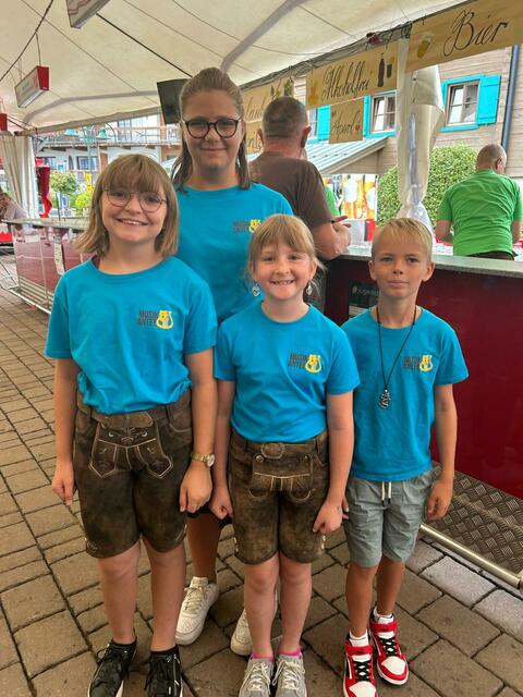 Die Piesendorfer Jungmusiker von der Trachtenmusikkapelle Piesendorf: Musik'Anten' Christina, Andrea, Anna-Maria und Christopher | Foto: Anita Vorreiter