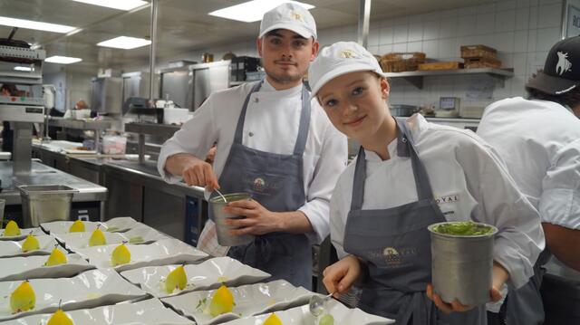 Max Messner und Sophia Eisner sorgten dafür, dass die Nachspeise perfekt gelingt. 