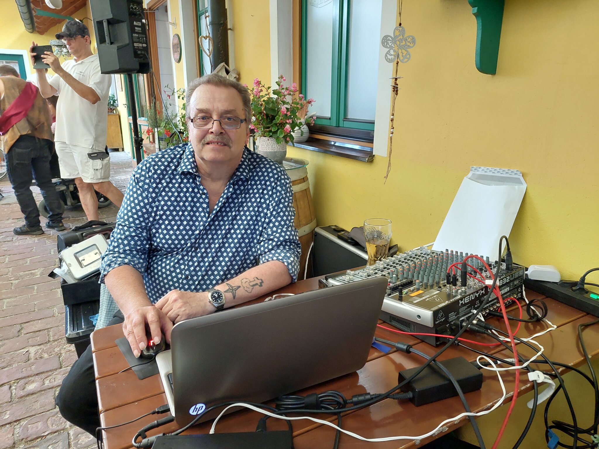 Veranstaltung beim Oberlaaer Dorf-Wirt: Roland The Voice Sänger - Favoriten
