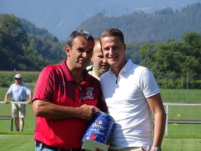 Abschied Fußballlegende Michael Linder durch Obmann Harald Uggowitzer