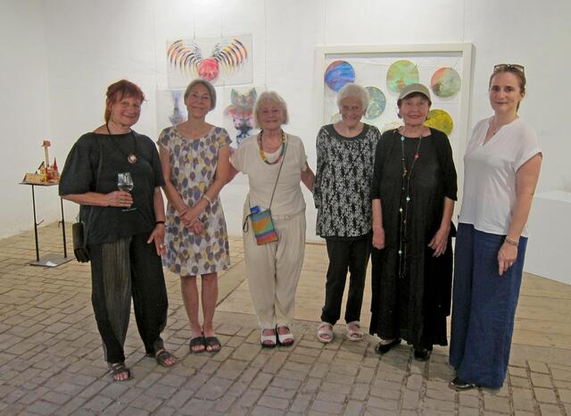 Der kürzliche Start der Vernissage war ein Erfolg, so die Initiatorin der Veranstaltung, Ilse Hirschmann.  | Foto: Ilse Hirschmann