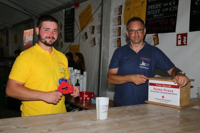 Lukas mit Obmann Michael Hoffmann  | Foto: Eduard Wimmer