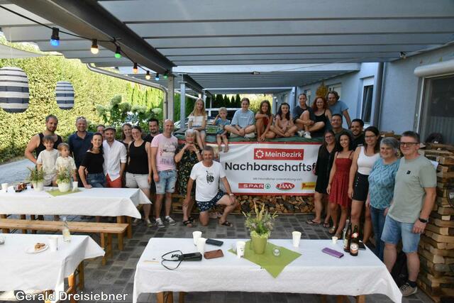 Etwa 30 Gäste aus der Nachbarschaft durfte Erika Stöckler beim Nachbarschaftsfest begrüßen | Foto: Gerald Dreisiebner