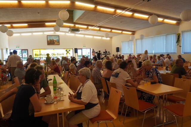 Das KommZentrum war bestens besucht. | Foto: Michael Strini