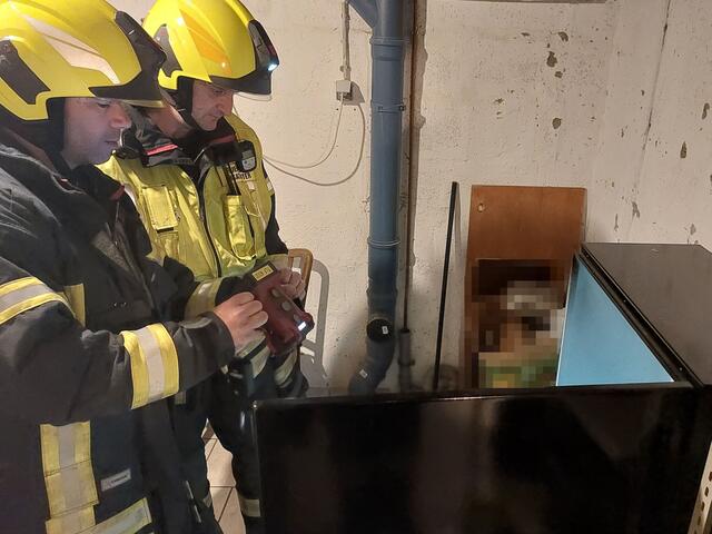 Kontrolle durch die Einsatzkräfte der Feuerwehr | Foto: FF Waidhofen/Thaya